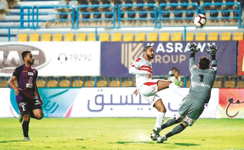 الزمالك يخطف بتروجيت والأهلي يفلت من كمين «الداخلية»