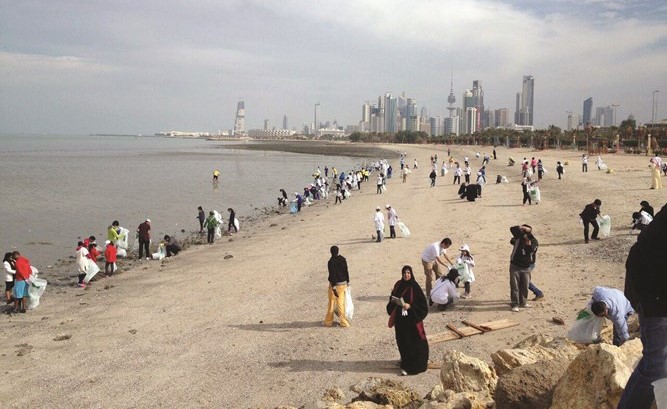 البرنامج يلقي الضوء على مخاطر المخلفات البلاستيكية على البيئة البحرية﻿