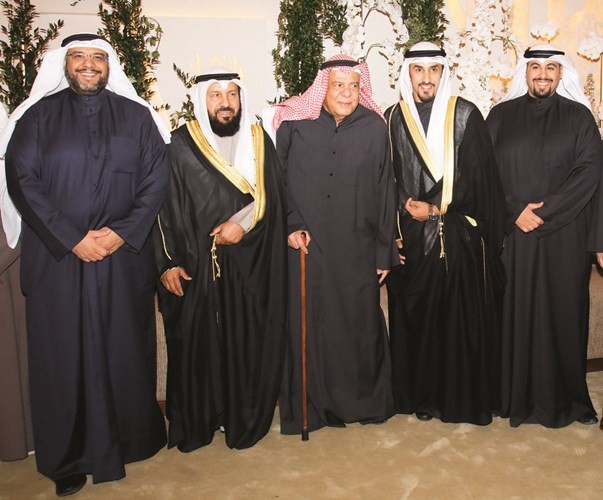 العم بدر الذكير وولداه خليفة وخالد يباركون﻿