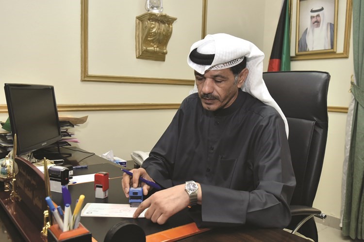 فيصل الشطي يعتمد شهادات الميلاد﻿