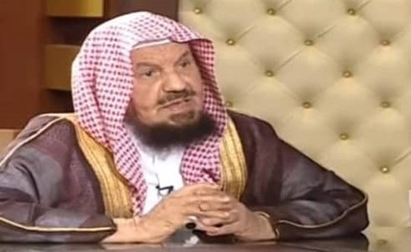 بالفيديو.. الداعية المنيع يكشف حكم رفع المرأة صوتها والسلام على الرجال في الأسواق.. ويستشهد بالقران والحديث