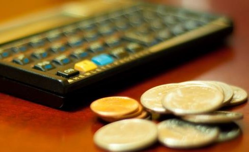 سلطنة عمان تعلن عن ميزانيتها لعام 2019 على اساس سعر النفط 58 دولارا للبرميل