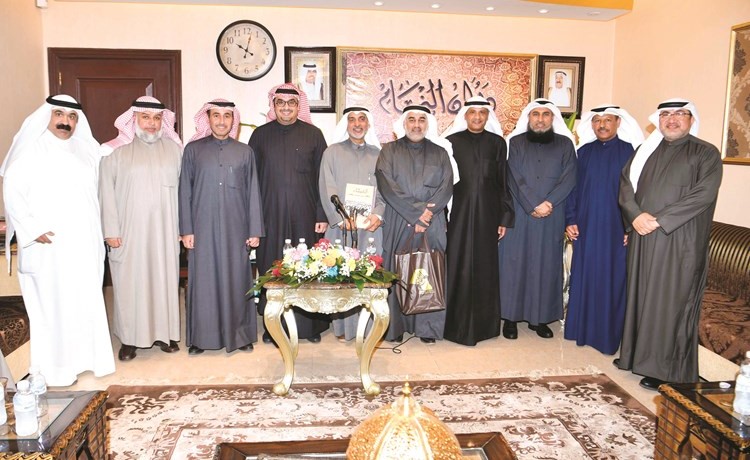 خالد النهام وأحمد سالمين ووليد الغانم ووليد النهام وباسم اللوغاني وصالح المسباح وفهد العبدالجليل  وطلال الرميضي ود. صالح النهام وحسين النهام	(قاسم باشا)﻿