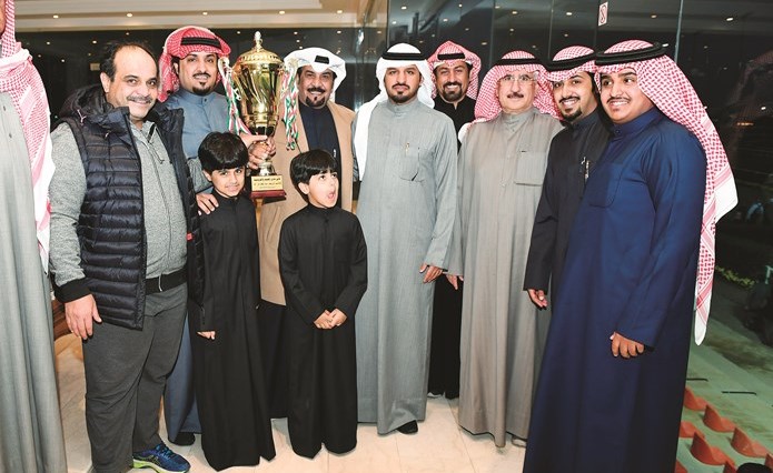حمد الدبوس ويوسف الكندري يتوجان اسطبل الحمدان بكأس النادي﻿