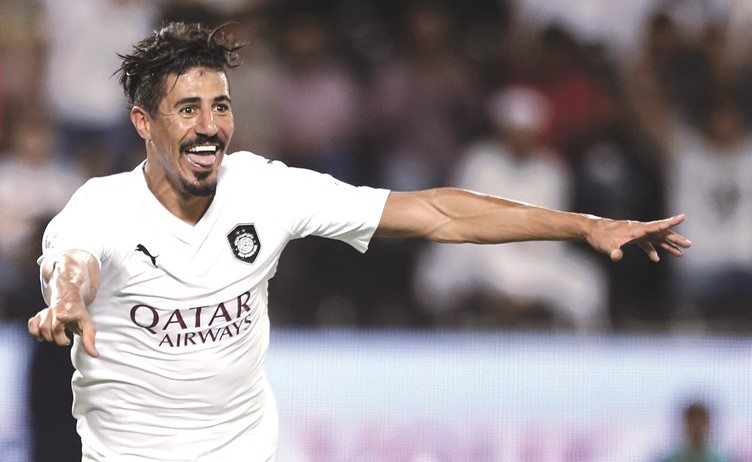بونجاح هدافاً للعالم متفوقاً على ميسي ورونالدو
