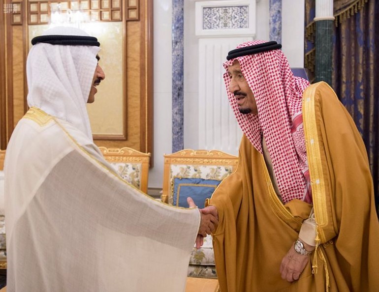 خادم الحرمين الشريفين يستقبل ثامر الجابر بمناسبة انتهاء فترة عمله سفيراً للكويت لدى المملكة