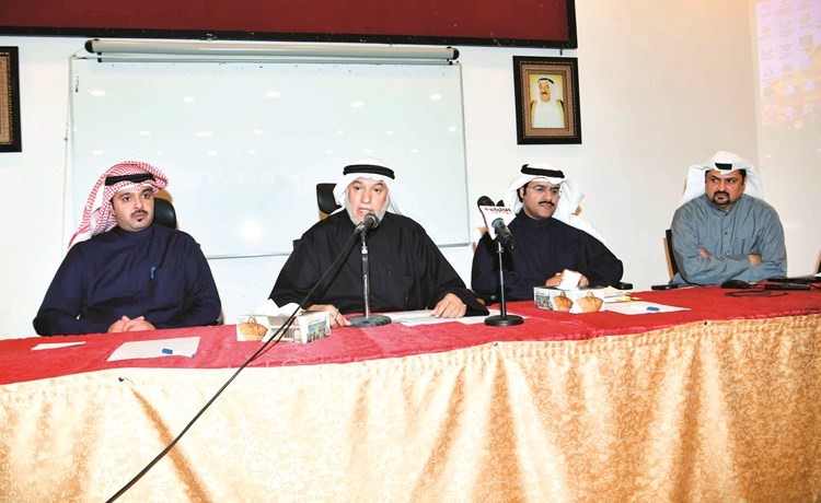 المشاركون خلال الندوة التي نظمتها جمعية المهندسين الزراعيين	(قاسم باشا) ﻿