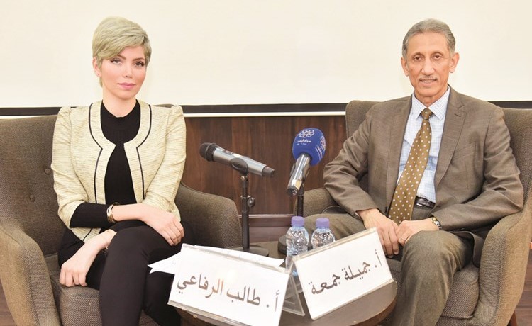 طالب الرفاعي وجميلة جمعة خلال الأمسية	(محمد هنداوي) ﻿