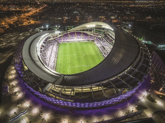 الملاعب الإماراتية على أهبة الاستعداد