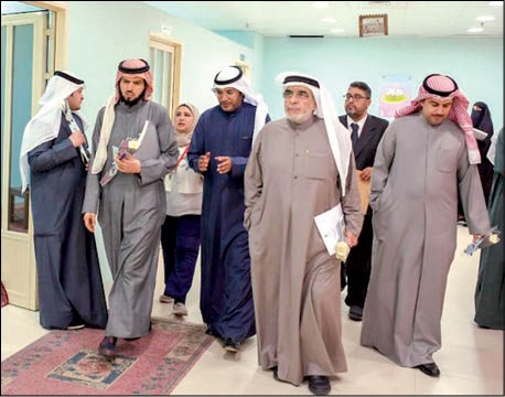 رئيس وأعضاء «حقوق الإنسان» زاروا مستشفى الطب النفسي وأكدوا الحاجة إلى أطباء كويتيين مؤهلين لخدمة الرعاية الصحية النفسية