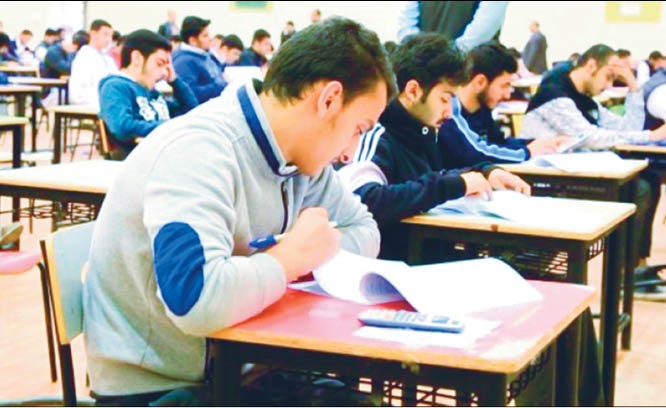 جانب من اختبارات طلبة الثاني عشر يوم أمس