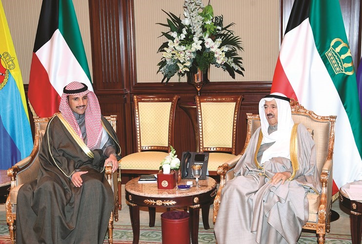 صاحب السمو الأمير الشيخ صباح الأحمد مستقبلا رئيس مجلس الأمة مرزوقالغانم﻿