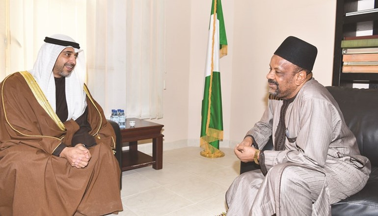 ممثل صاحب السمو الامير خلال تقديم واجب العزاء الى سفير نيجيريا ﻿