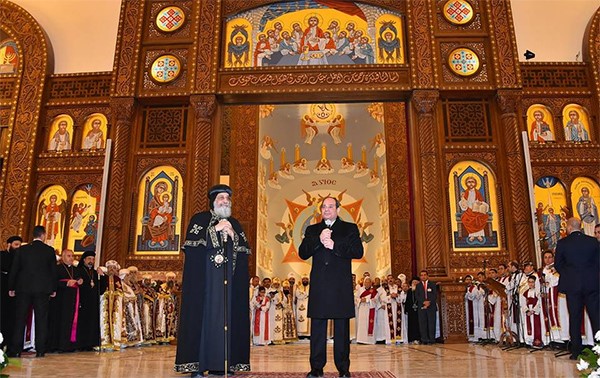 السيسي يفتتح مسجد «الفتاح العليم» وكاتدرائية «ميلاد المسيح»