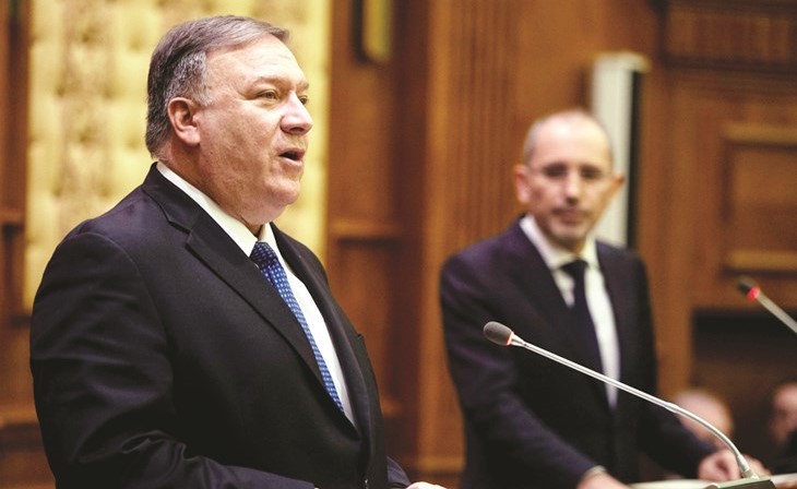 وزير الخارجية الاميريكي ونظيره الاردني خلال مؤتمرهما الصحافي في عمان امس-(أ.ف.پ)﻿