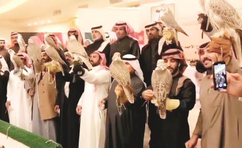 مشاركة خليجية متميزة في مسابقة مزاين الصقور﻿