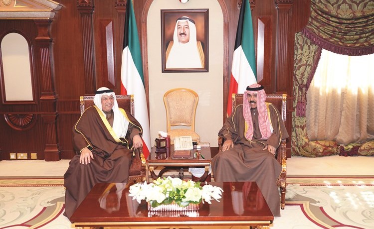 سمو ولي العهد الشيخ نواف الأحمد مستقبلا الشيخ خالد الجراح﻿