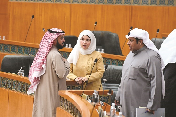 الحميدي السبيعي ود. جنان بوشهري ود. محمد الحويلة﻿