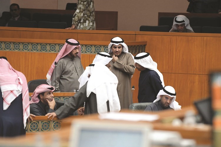 د. حامد العازمي وناصر الدوسري وعلي الدقباسي﻿