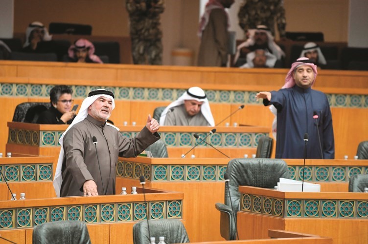 نقاش بين صالح عاشور ود. عودة الرويعي﻿