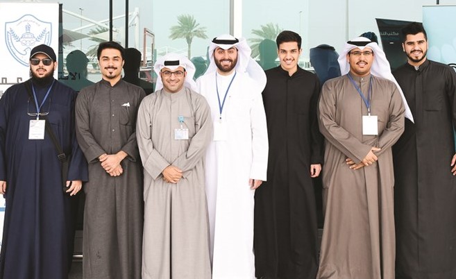 فريق زين مع ممثلي الاتحاد في مطار الكويت الدولي﻿