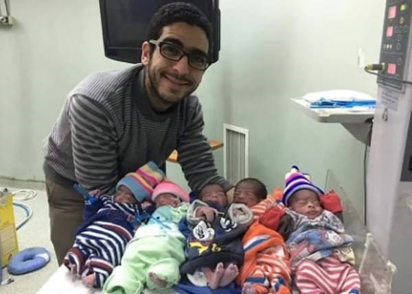 بالصور.. عمرها 22 عاما ولم تتعاطى أي منشطات.. سيدة مصرية تلد 5 توائم بعد عملية قيصرية