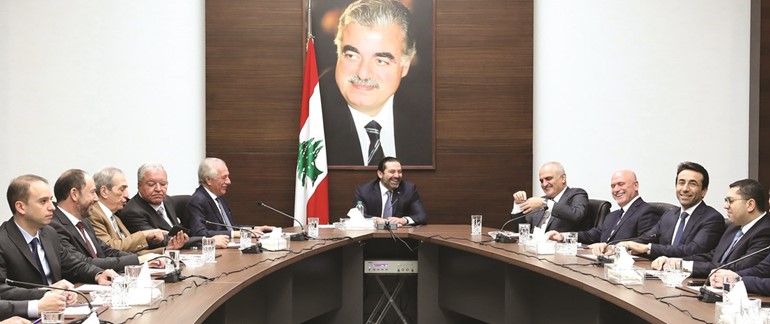 الرئيس المكلف سعد الحريري مترئسا في بيت الوسط اجتماعا تنسيقيا خصص لمتابعة اثار العاصفة الأخيرة في بلدات وقرى لبنانية	(محمود الطويل)﻿