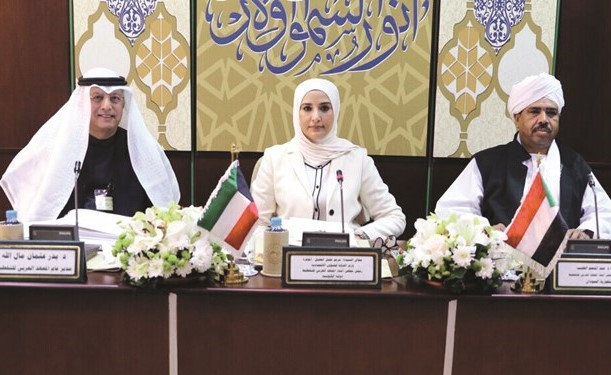 مريم العقيل مترئسة اجتماع مجلس أمناء المعهد العربي للتخطيط بحضور د.بدر مال الله﻿