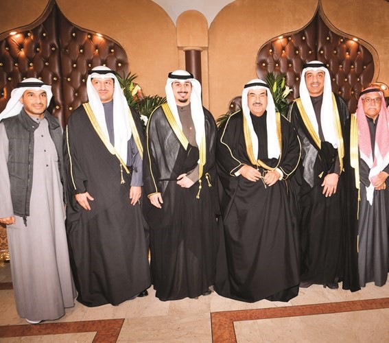 سمو الشيخ ناصر المحمد يهنئ لافي الشريعان وخالد الشريعان والمعرس حمد الشريعان ود.بدر الشريعان ود.أنور الشريعان﻿