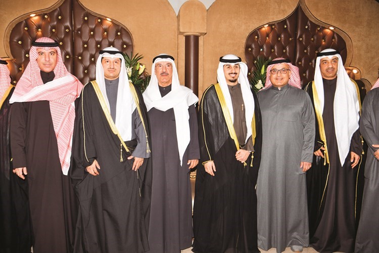 الفريق الركن طيار يوسف العتيبي وماضي الهاجري والكابتن طيار فارس العتيبي يهنئون﻿