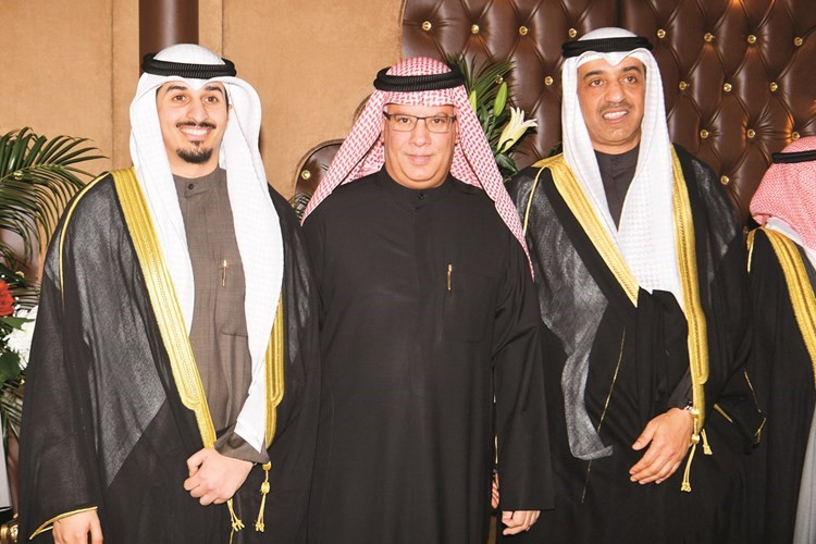 مبارك الحريص يهنئ المعرس حمد الشريعان ووالده خالد الشريعان﻿