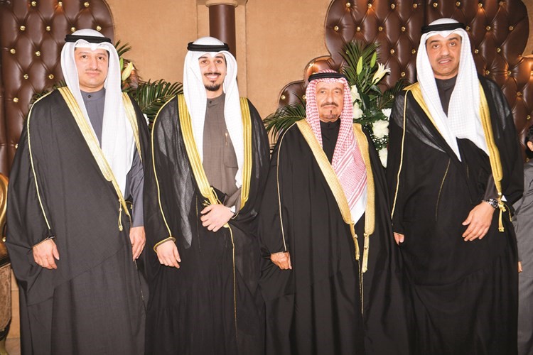 العم راشد الجويسري يقدم التهاني﻿