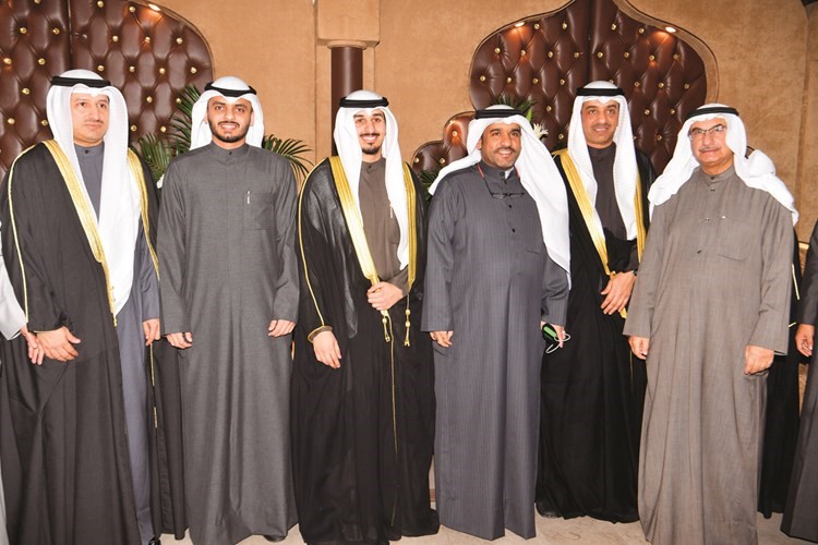 د.رشيد الحمد والعميد صلاح العازمي وعبدالله الشريعان يباركون ﻿