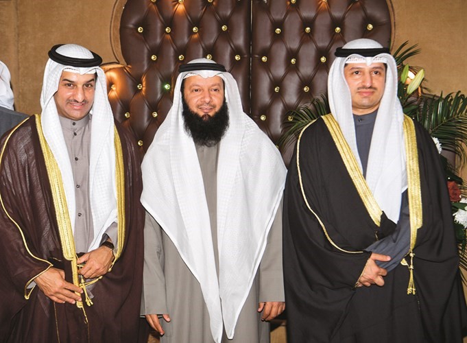 أحمد مطيع يهنئ د.بدر الشريعان والمستشار نواف الشريعان﻿
