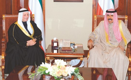 سمو ولي العهد الشيخ نواف الأحمد مستقبلا السفير الشيخ سالم العبد الله ﻿