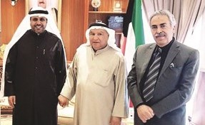 وزير الإعلام محمد الجبري مستقبلا الفنان محمد الخضر وأنطوان بارا﻿