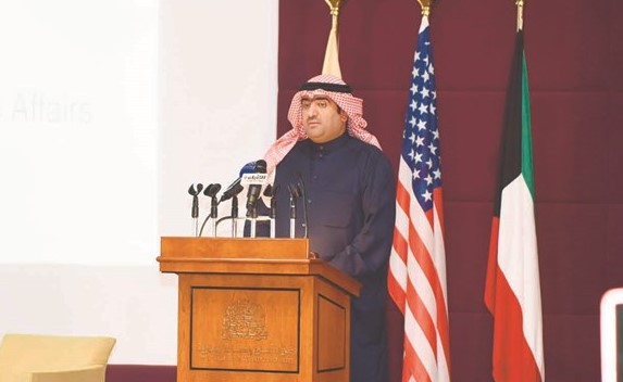 خالد الروضان أثناء إلقاء كلمته﻿