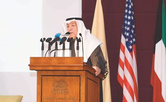علي الغانم أثناء إلقاء كلمته	(أحمد علي)﻿