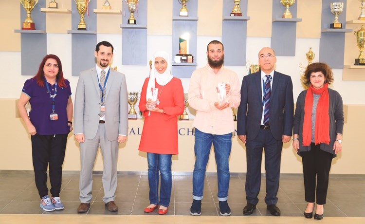 طلبة الكلية الأسترالية الفائزون في المسابقة﻿