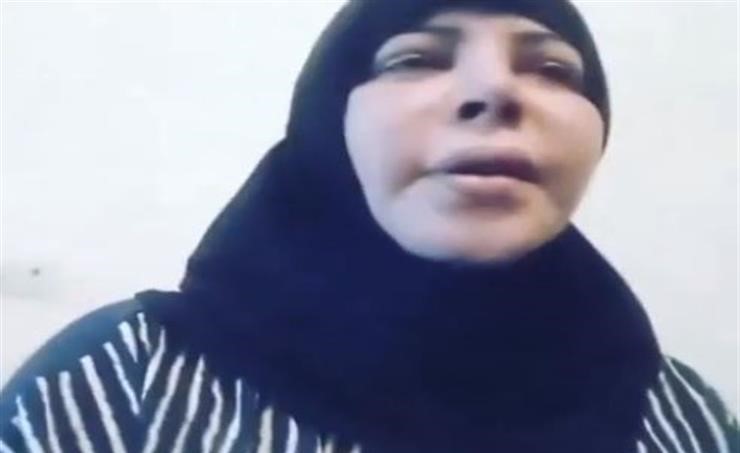 بالفيديو.. فنانة عربية ترتدي الحجاب وترفع الأذان .. وجمهورها يُعلق