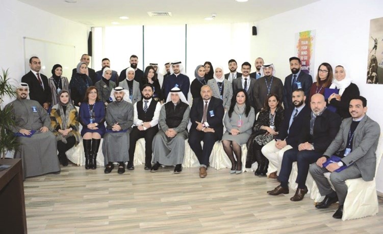 صورة جماعية للخريجين الجدد﻿