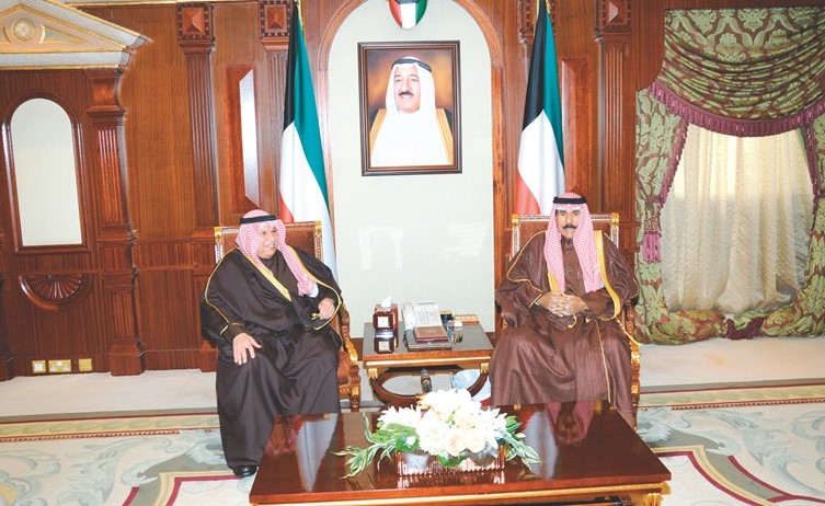  سمو ولي العهد الشيخ نواف الأحمد مستقبلا الشيخ خالد الجراح﻿