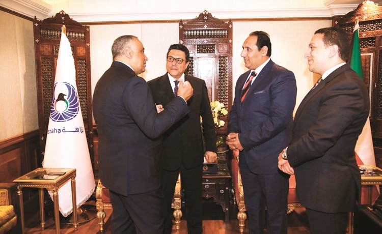 اللواء أ.ح. شريف سيف الدين والسفير طارق القوني والسكرتير الثاني بالسفارة محمد عادل والزميل أسامة أبوالسعود	(زين علام)﻿