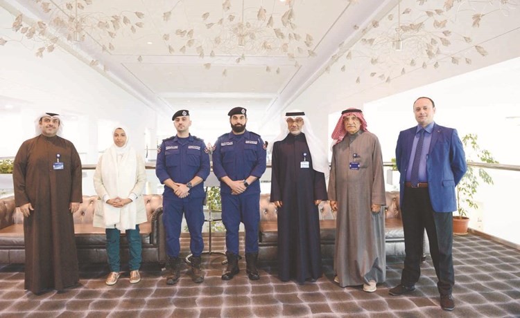 أ. د. وليد بوحمرا أ.د.جاسم عبدالسلام مع المحتفى بهم﻿