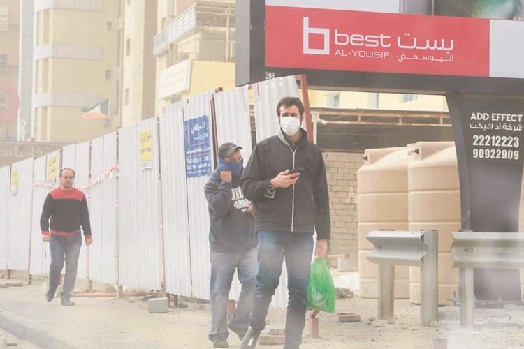 بالفيديو.. الغبار ينقشع تدريجياً.. ودرجات الحرارة تصل إلى «الصفر» ليل الجمعة
