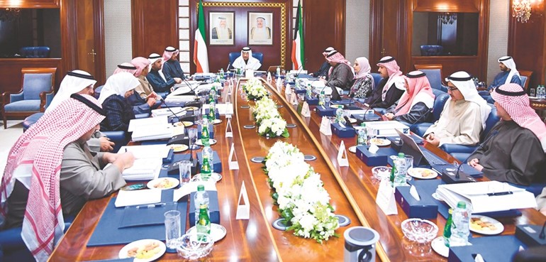 سمو الشيخ جابر المبارك يترأس اجتماع الأعلى للبترول﻿