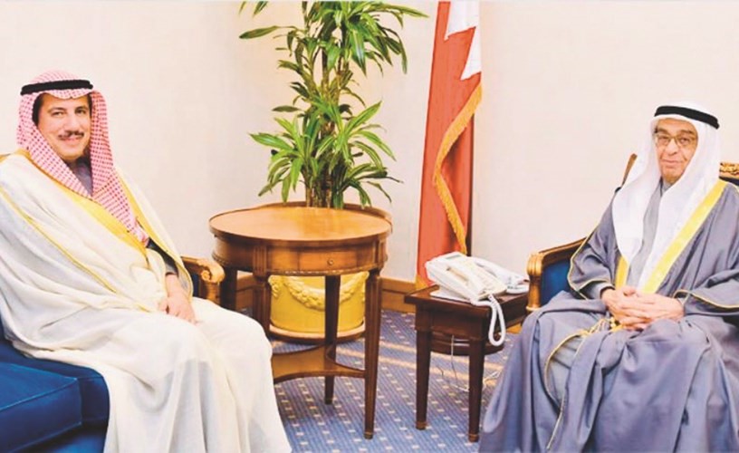  الشيخ محمد بن مبارك مع عميد السلك الديبلوماسي سفيرنا لدى البحرين الشيخ عزام الصباح	﻿