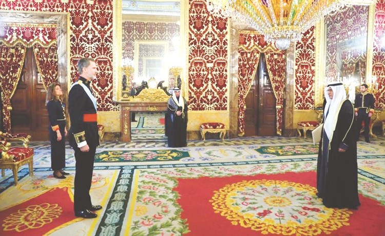 السفير عيادة السعيدي قدم أوراق اعتماده سفيرا فوق العادة ومفوضا لدى إسبانيا للملك الإسباني العاهل فيليبي السادس﻿