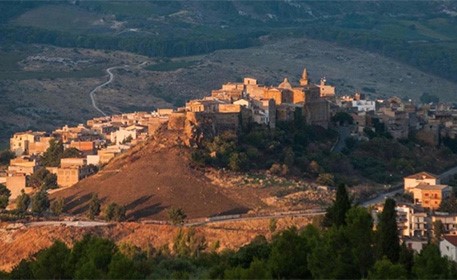 بالفيديو.. تريد منزل أحلامك؟ بلدة ايطالية تبيع المنازل بدولار واحد فقط
