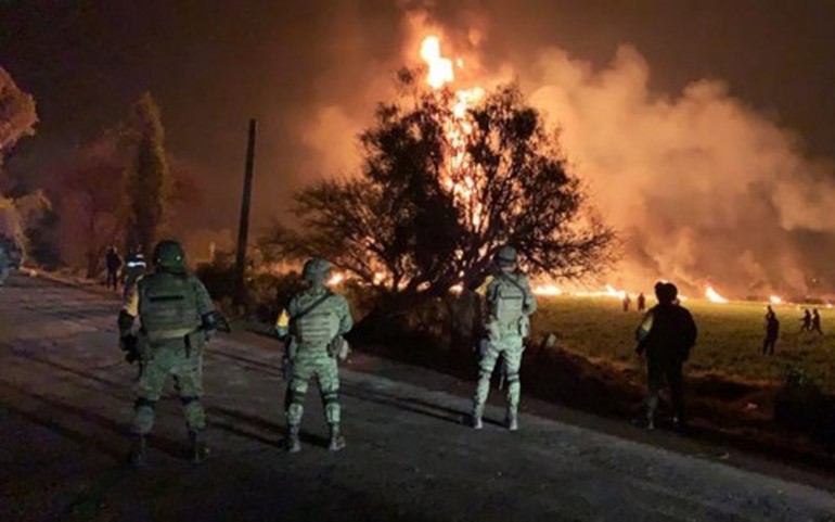فيديو مكسيكي.. سرقة الوقود تنتهي بمقتل وإصابة 92 شخصًا
